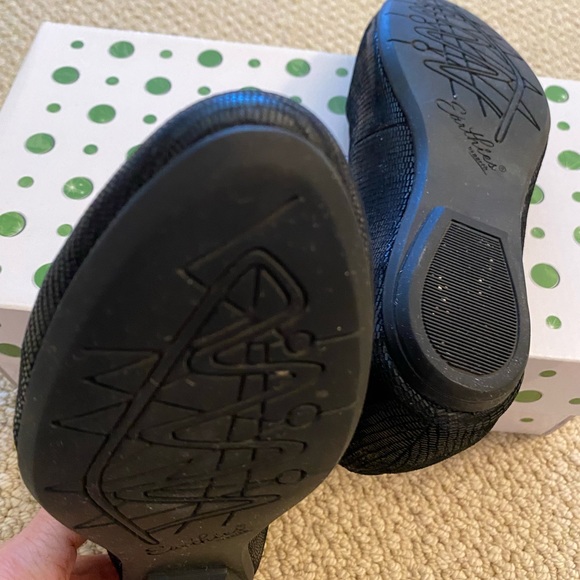 Earthies by Earth Ballet flats :Gently Worn - Picture 9 of 9